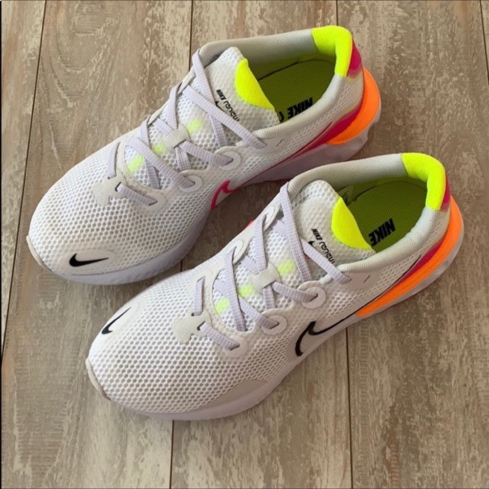 NWT Nike renew run white shoes - Picture 3 of 7